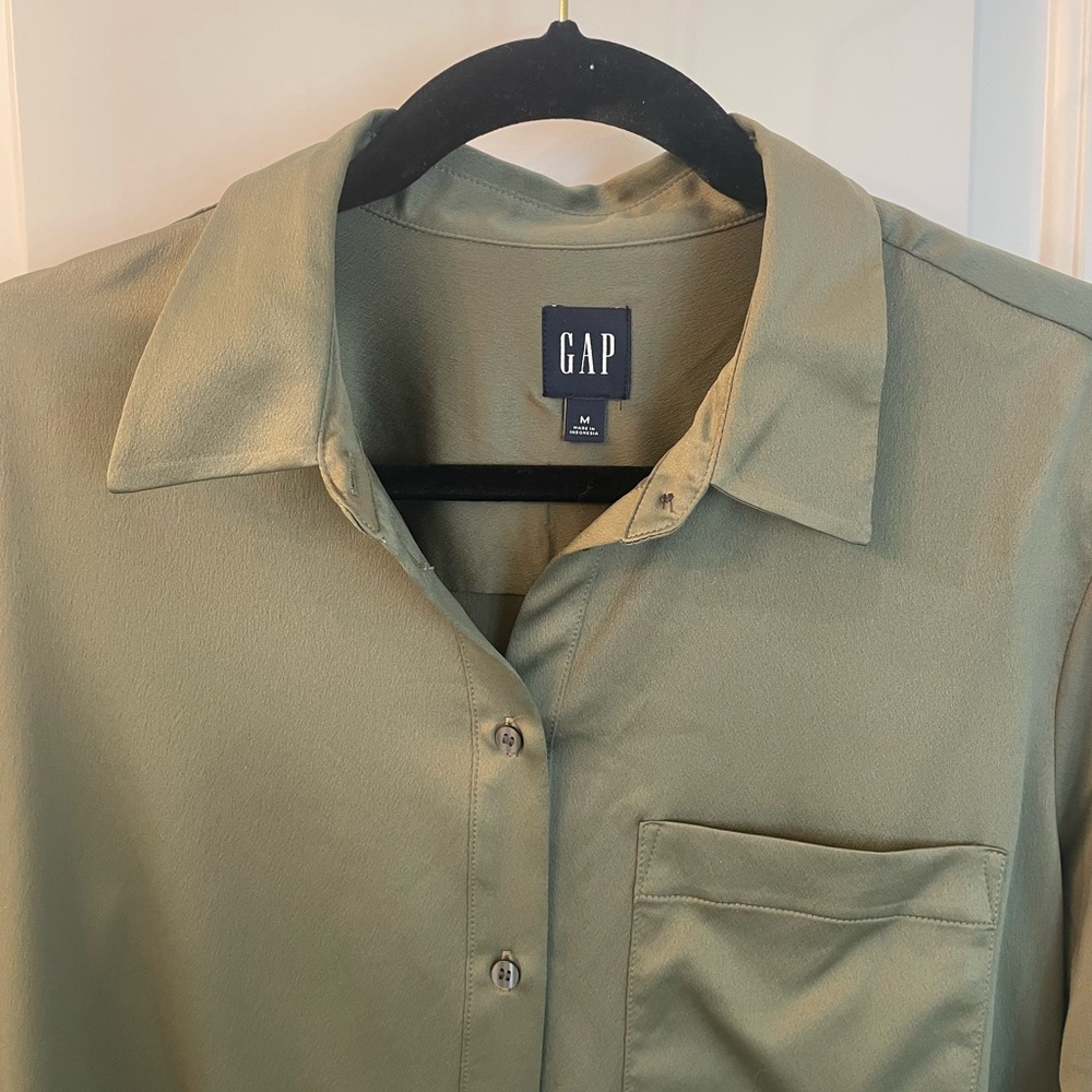 Gap Medium Olive Green button up